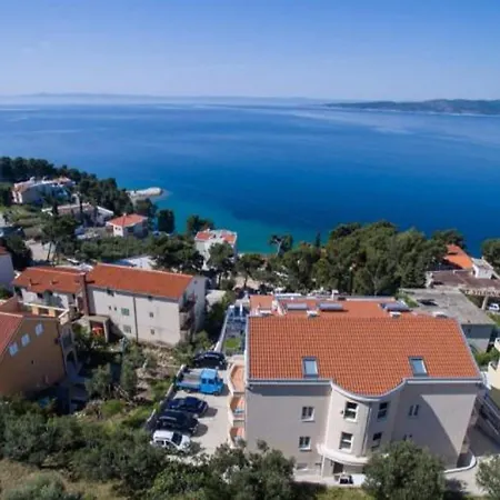 Relax - Two Bedroom Brela