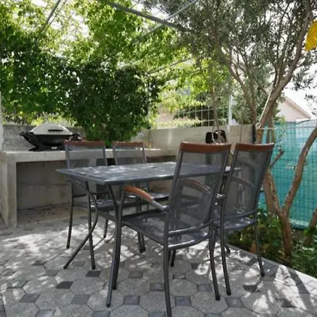 Relax - Two Bedroom Brela